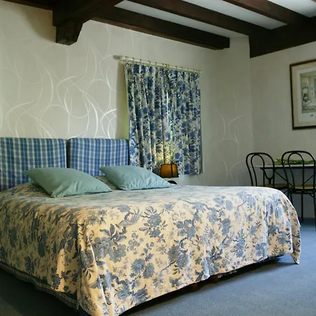 Le Manoir De Bellerive מלון 4*